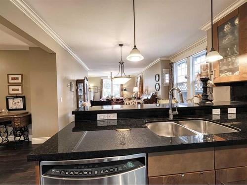 1427 2A Street Nw, Calgary, AB - Indoor Photo Showing Kitchen With Double Sink