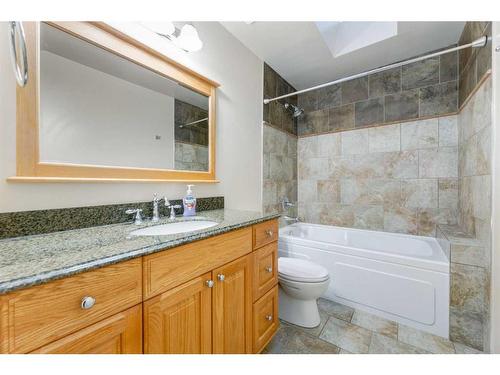 56 Edendale Way Nw, Calgary, AB - Indoor Photo Showing Bathroom