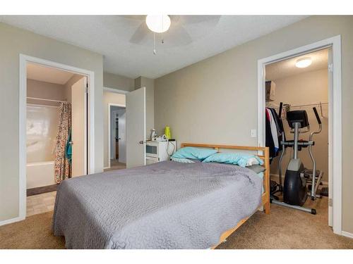 303 Toscana Gardens Nw, Calgary, AB - Indoor Photo Showing Bedroom