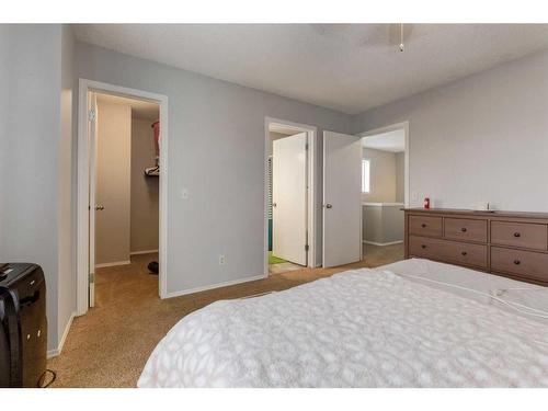 303 Toscana Gardens Nw, Calgary, AB - Indoor Photo Showing Bedroom