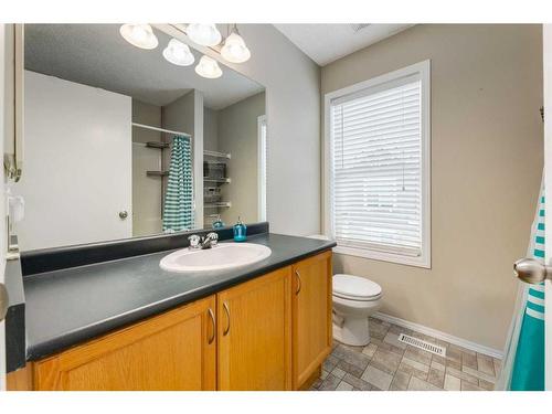 303 Toscana Gardens Nw, Calgary, AB - Indoor Photo Showing Bathroom