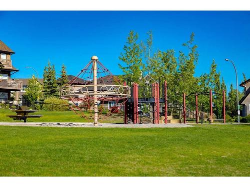 303 Toscana Gardens Nw, Calgary, AB - Outdoor