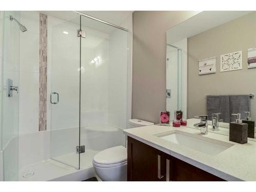 205-22 Auburn Bay Link Se, Calgary, AB - Indoor Photo Showing Bathroom