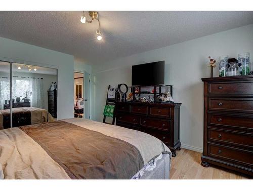 310-20 Dover Point Se, Calgary, AB - Indoor Photo Showing Bedroom