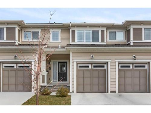 345 Hillcrest Square Sw, Airdrie, AB - Outdoor With Facade