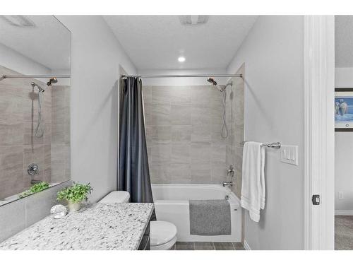 345 Hillcrest Square Sw, Airdrie, AB - Indoor Photo Showing Bathroom