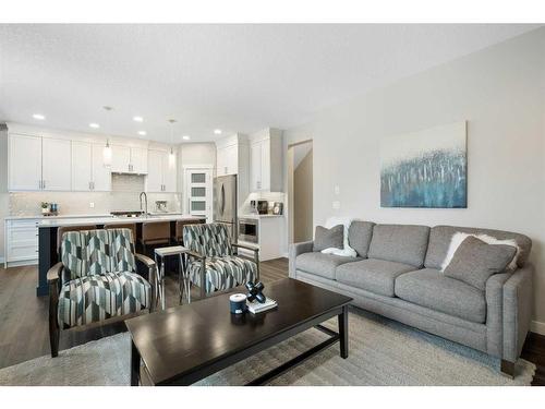 126 Cranarch Close, Calgary, AB - Indoor Photo Showing Living Room