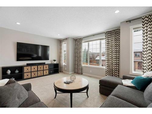 126 Cranarch Close, Calgary, AB - Indoor Photo Showing Living Room