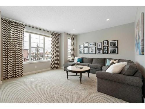 126 Cranarch Close, Calgary, AB - Indoor Photo Showing Living Room