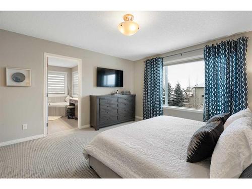 126 Cranarch Close, Calgary, AB - Indoor Photo Showing Bedroom