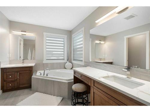 126 Cranarch Close, Calgary, AB - Indoor Photo Showing Bathroom