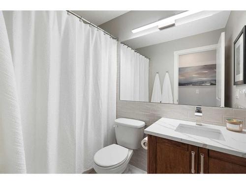 126 Cranarch Close, Calgary, AB - Indoor Photo Showing Bathroom