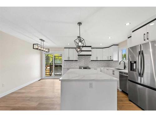 171 Maple Court Crescent Se, Calgary, AB - Indoor Photo Showing Kitchen With Upgraded Kitchen