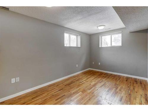 2435 23 Street Nw, Calgary, AB - Indoor Photo Showing Other Room