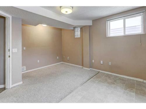 2435 23 Street Nw, Calgary, AB - Indoor Photo Showing Other Room