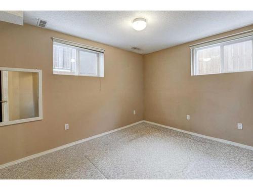 2435 23 Street Nw, Calgary, AB - Indoor Photo Showing Other Room