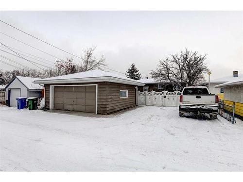 2435 23 Street Nw, Calgary, AB - Outdoor