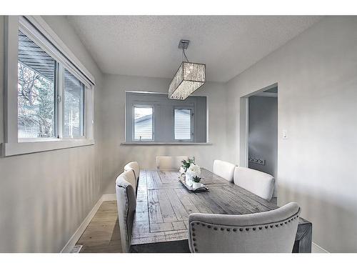 8 Fawn Crescent Se, Calgary, AB - Indoor Photo Showing Dining Room