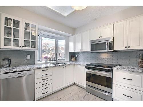 8 Fawn Crescent Se, Calgary, AB - Indoor Photo Showing Kitchen With Stainless Steel Kitchen With Upgraded Kitchen