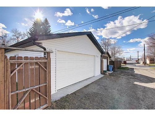 8 Fawn Crescent Se, Calgary, AB - Outdoor