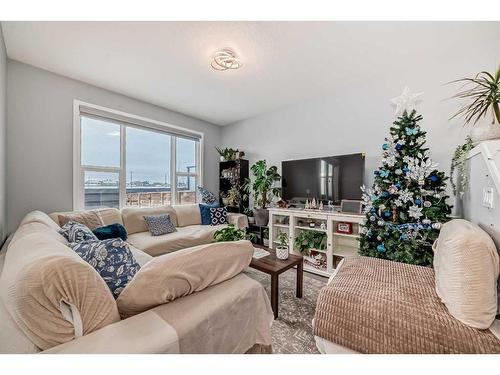 968 Seton Circle Se, Calgary, AB - Indoor Photo Showing Living Room