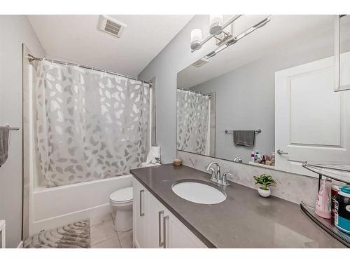 968 Seton Circle Se, Calgary, AB - Indoor Photo Showing Bathroom