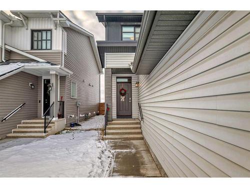 968 Seton Circle Se, Calgary, AB - Outdoor