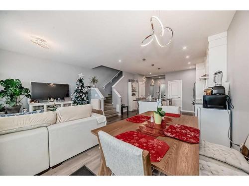 968 Seton Circle Se, Calgary, AB - Indoor Photo Showing Living Room