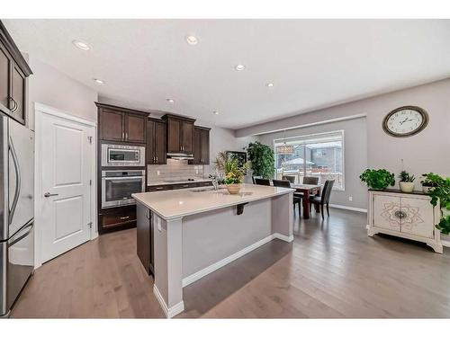 21 Sherwood Street Nw, Calgary, AB - Indoor Photo Showing Kitchen