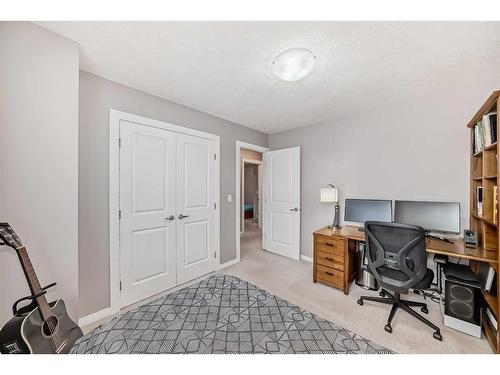 21 Sherwood Street Nw, Calgary, AB - Indoor