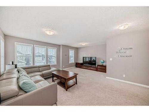 21 Sherwood Street Nw, Calgary, AB - Indoor Photo Showing Living Room