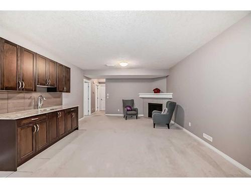 21 Sherwood Street Nw, Calgary, AB - Indoor