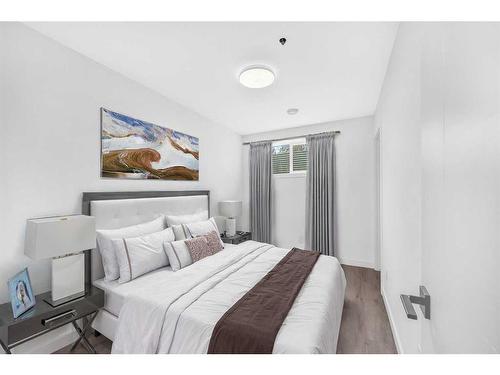 2419 37 Street Sw, Calgary, AB - Indoor Photo Showing Bedroom