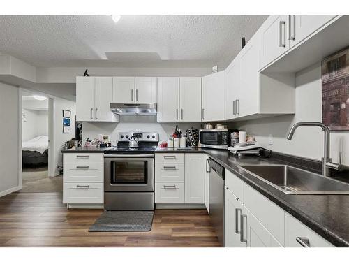 2224 Brightoncrest Green Se, Calgary, AB - Indoor Photo Showing Kitchen