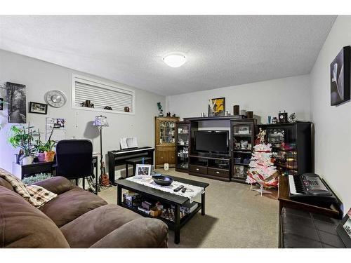 2224 Brightoncrest Green Se, Calgary, AB - Indoor Photo Showing Living Room