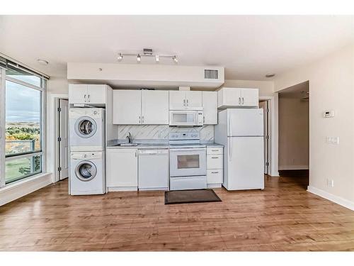 513-30 Brentwood Common Nw, Calgary, AB - Indoor