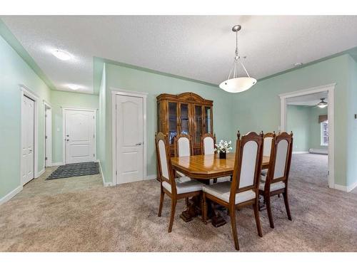 438-20 Discovery Ridge Close Sw, Calgary, AB - Indoor Photo Showing Dining Room