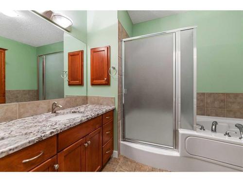 438-20 Discovery Ridge Close Sw, Calgary, AB - Indoor Photo Showing Bathroom