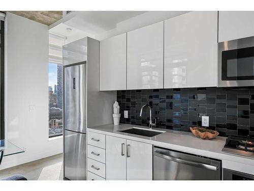 1106-1010 6 Street Sw, Calgary, AB - Indoor Photo Showing Kitchen With Upgraded Kitchen