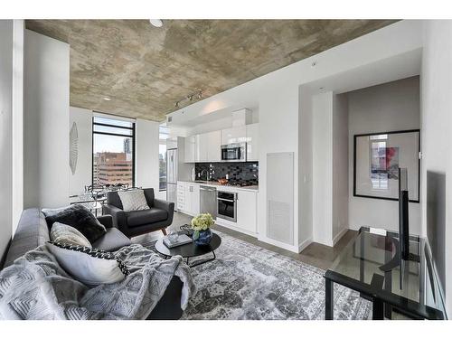 1106-1010 6 Street Sw, Calgary, AB - Indoor Photo Showing Living Room