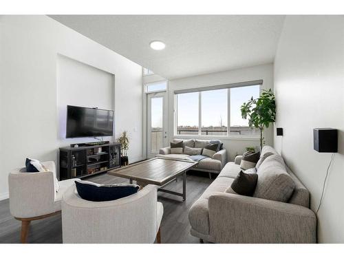 294 Seton Villas Se, Calgary, AB - Indoor Photo Showing Living Room