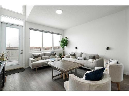 294 Seton Villas Se, Calgary, AB - Indoor Photo Showing Living Room