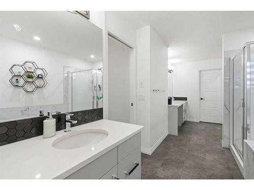 294 Seton Villas Se, Calgary, AB - Indoor Photo Showing Bathroom