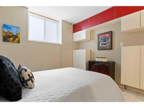 101-836 4 Avenue Nw, Calgary, AB - Indoor Photo Showing Bedroom