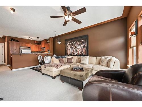 540-10 Discovery Ridge Close Sw, Calgary, AB - Indoor Photo Showing Living Room