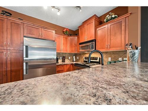 540-10 Discovery Ridge Close Sw, Calgary, AB - Indoor Photo Showing Kitchen