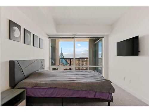 3004-930 6 Avenue Sw, Calgary, AB - Indoor Photo Showing Bedroom