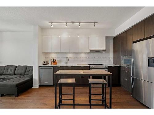 3004-930 6 Avenue Sw, Calgary, AB - Indoor Photo Showing Kitchen With Upgraded Kitchen