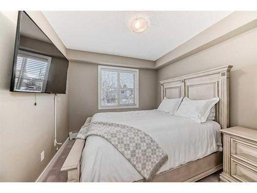 3101-1317 27 Street Se, Calgary, AB - Indoor Photo Showing Bedroom