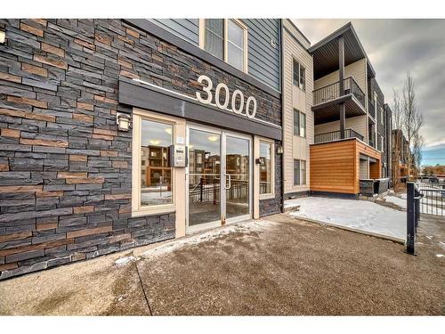 3101-1317 27 Street Se, Calgary, AB - Outdoor